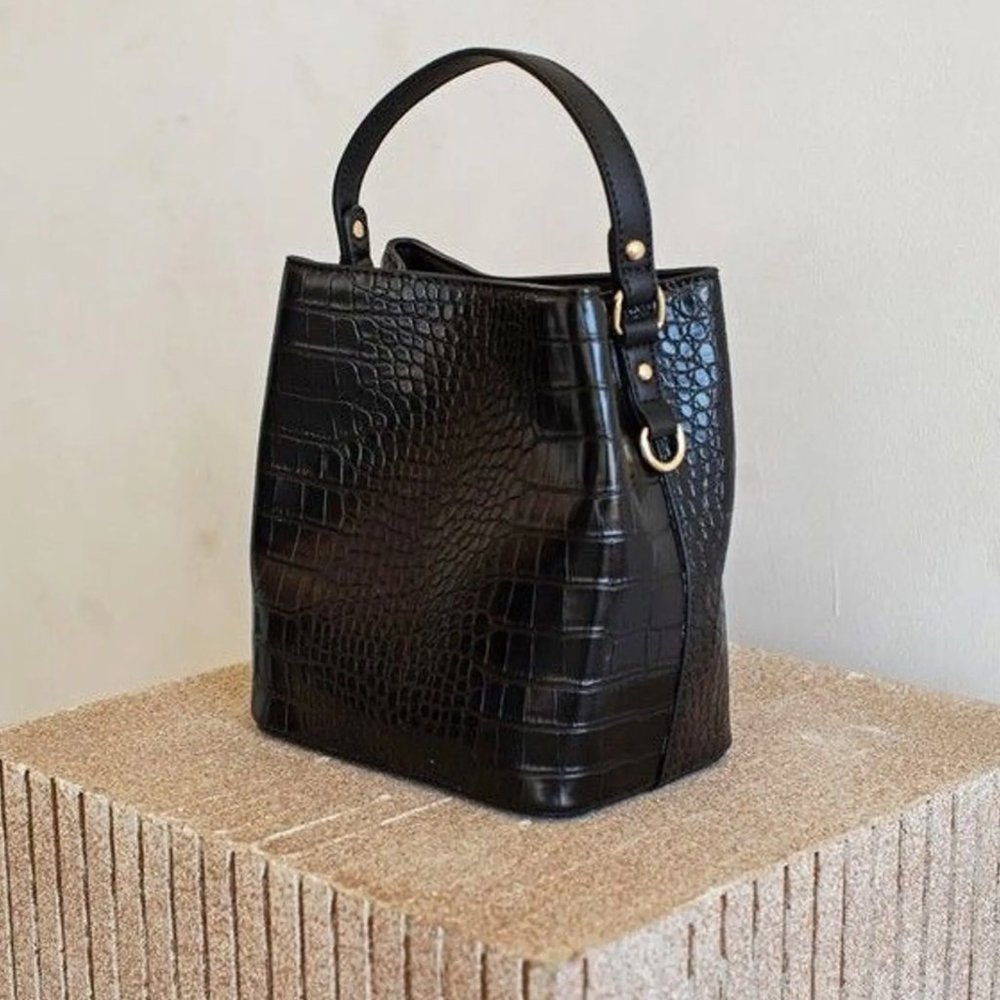 NWT AOTA Black Vegan Crocodile Handbag/Crossbody Purse - Picture 1 of 13